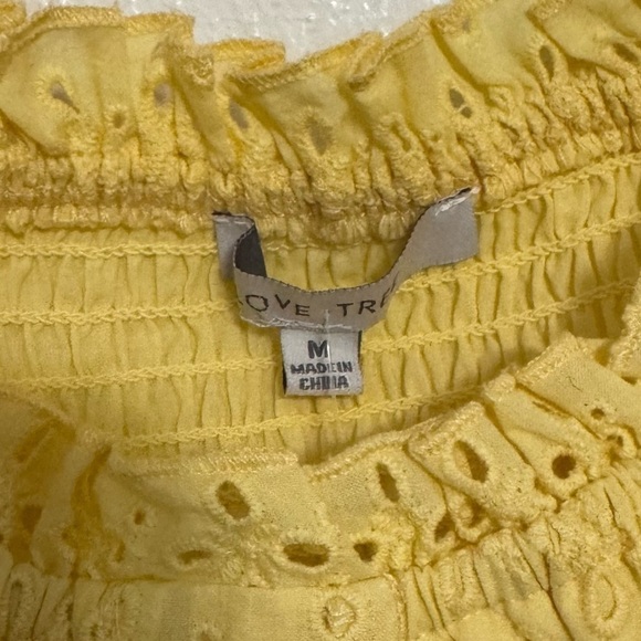 Love Tree eyelet cap sleeve cropped blouse NWT size medium - Picture 6 of 7